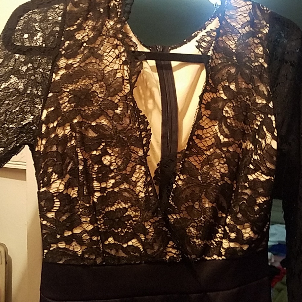Dress - Picture 3 of 4